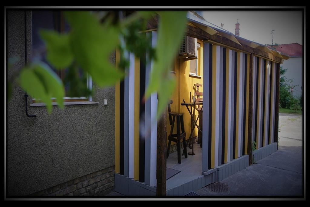 Happy Colours In Old Town Apartment Kecskemét Exterior photo